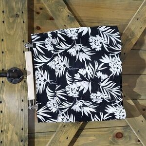 BLACK WHITE SKORTS STRETCH FLORAL TROPICAL GOLF SIZE LARGE MOVEMENT EXERCISE